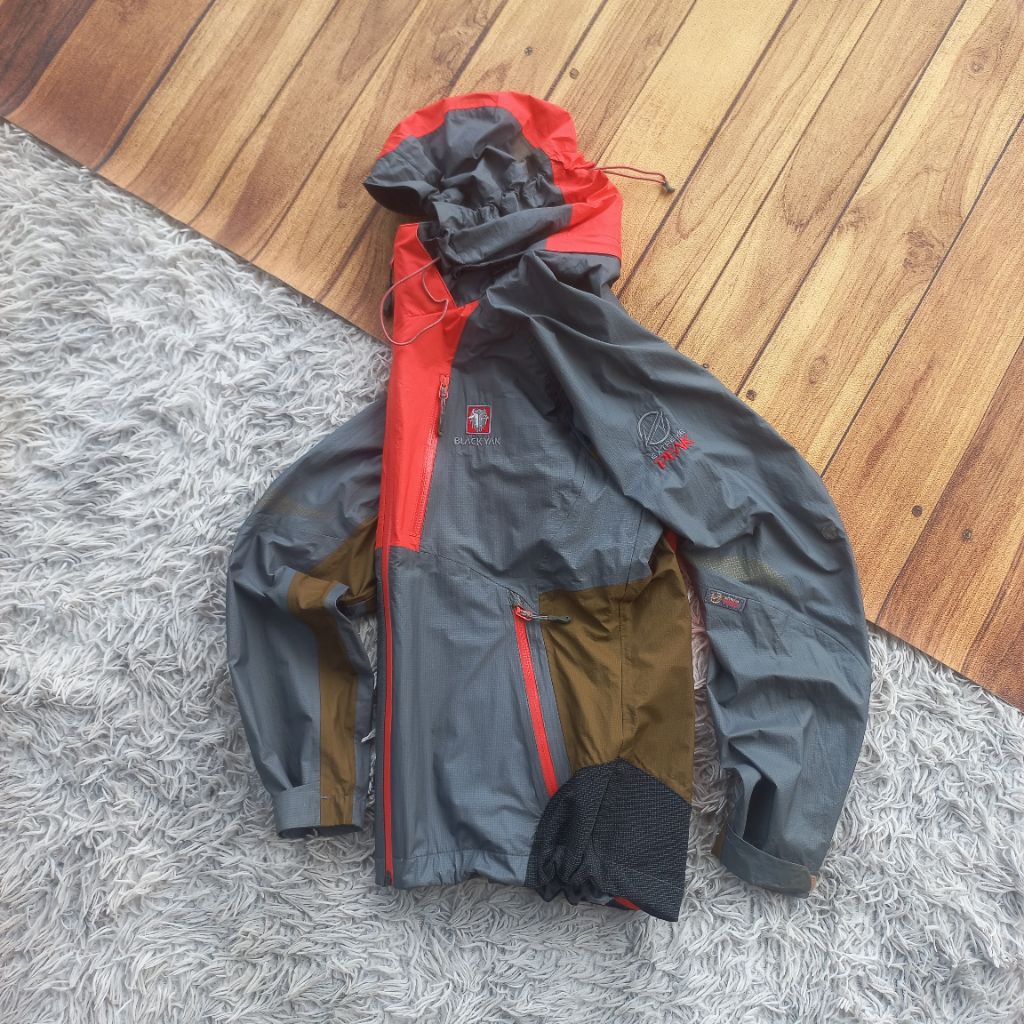 Jaket Outdoor Blackyak Gorpcore Waterproof NOT goretex blocktech running sports lightweight windbrea