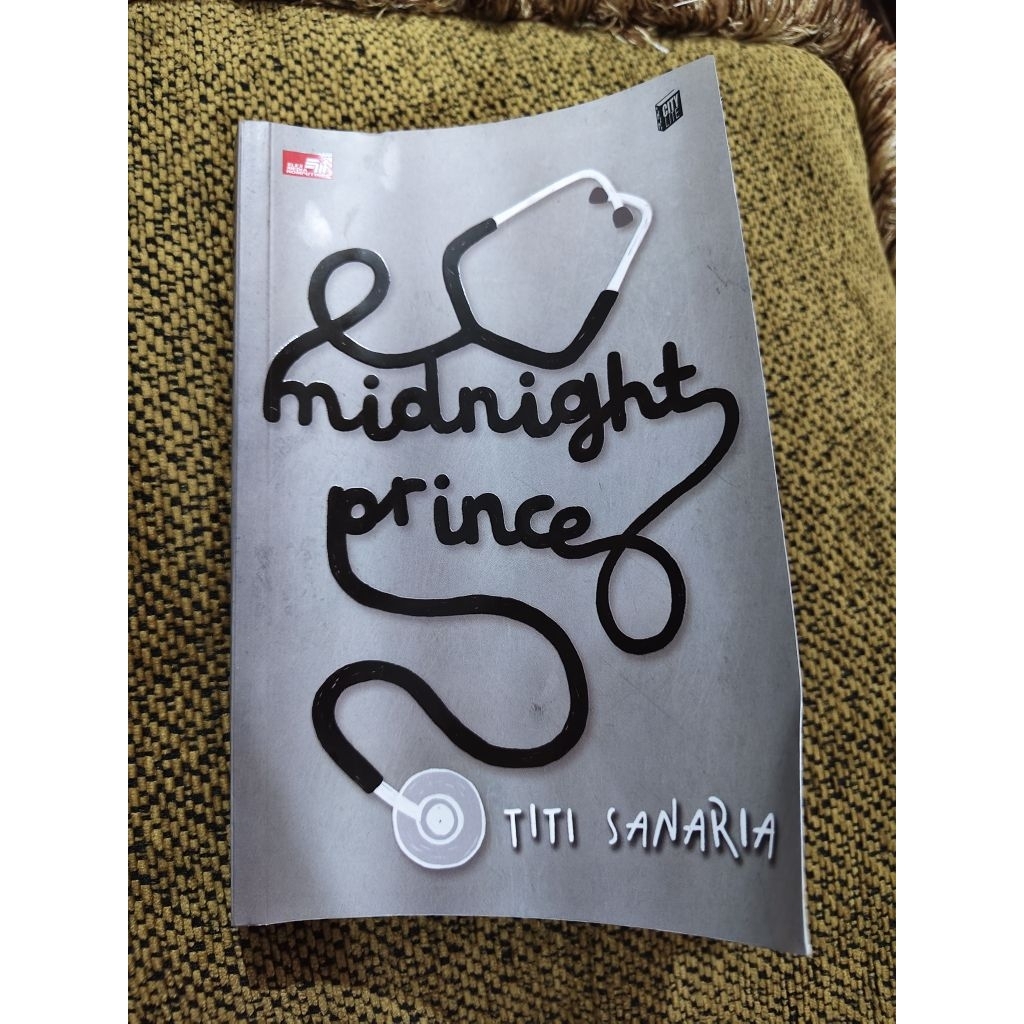 PRELOVED Novel Midnight Prince by Titi Sanaria