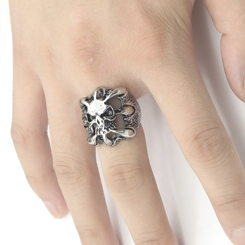 Cincin Pria Cakar Tengkorak / Skull Claw Ring Gaya Retro Gothic Ukuran Adjustable