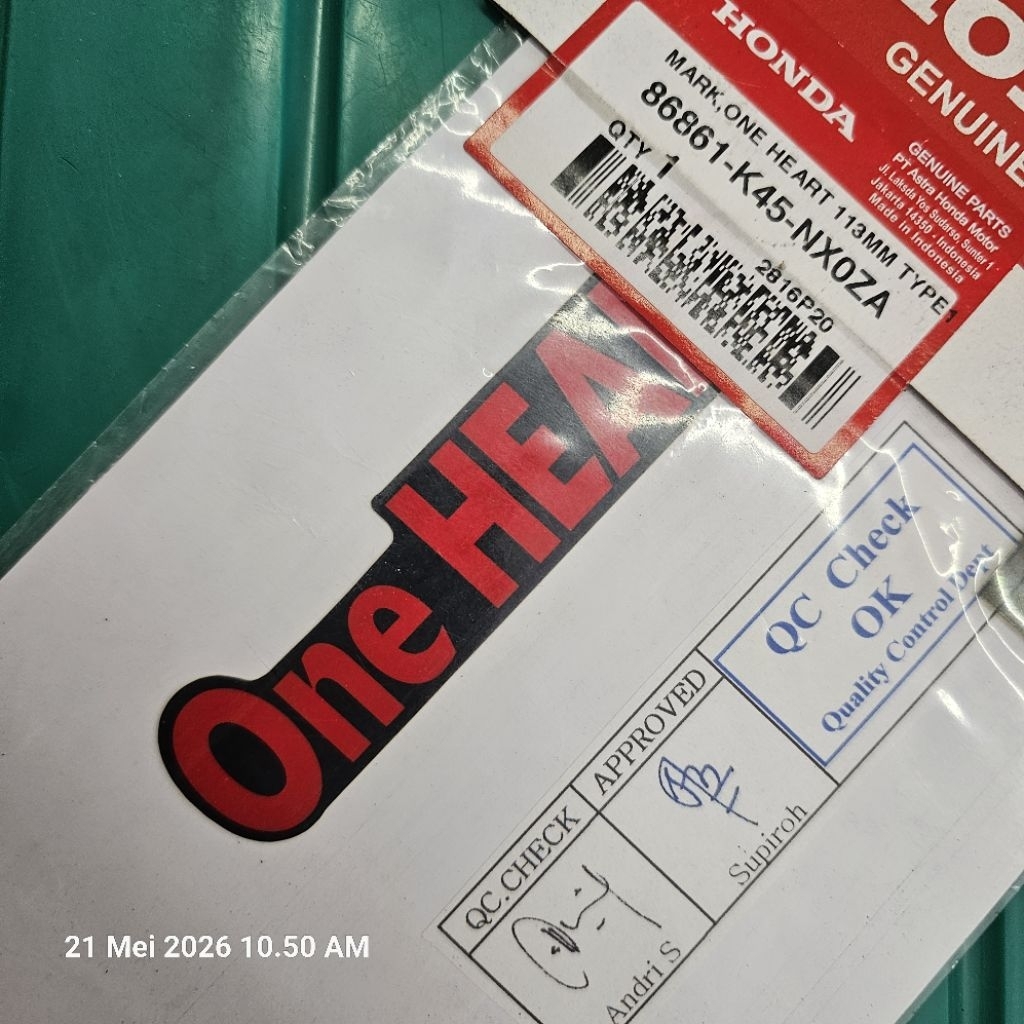 Stripe mark ONE HEART 113mm  CBR 150R 2021 type 1. 86861-K45-NX0ZA