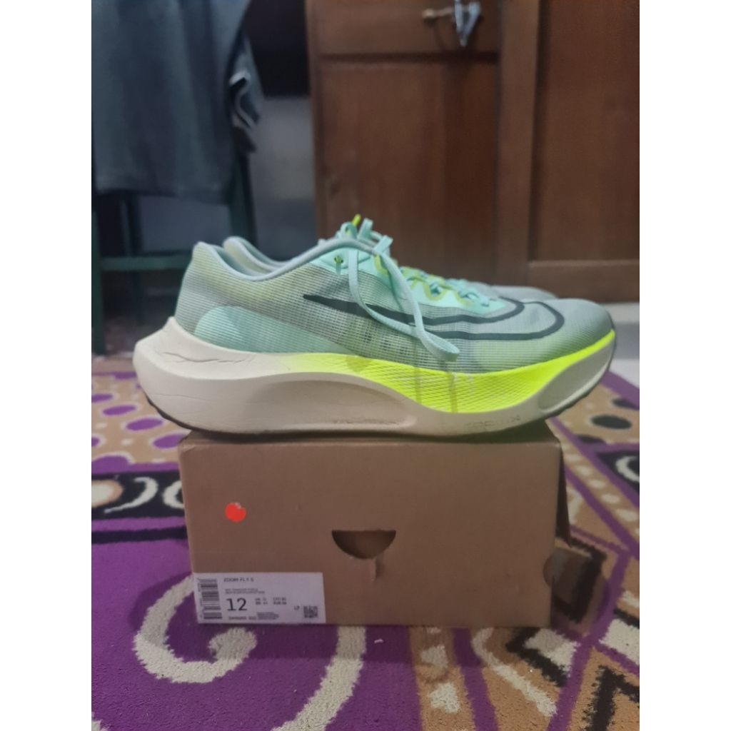 Sepatu Lari Pria Nike Zoom Fly 5 size 46
