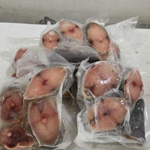 Ikan tenggiri steak 500gr /Ikan tenggiri steak premium ukuran 500gr /Tenggiri steak frozen