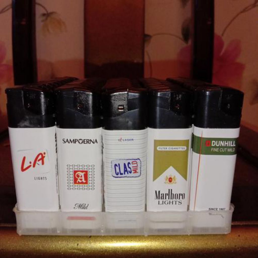 Korek api magnet motif rokok/ korek api gas magnet