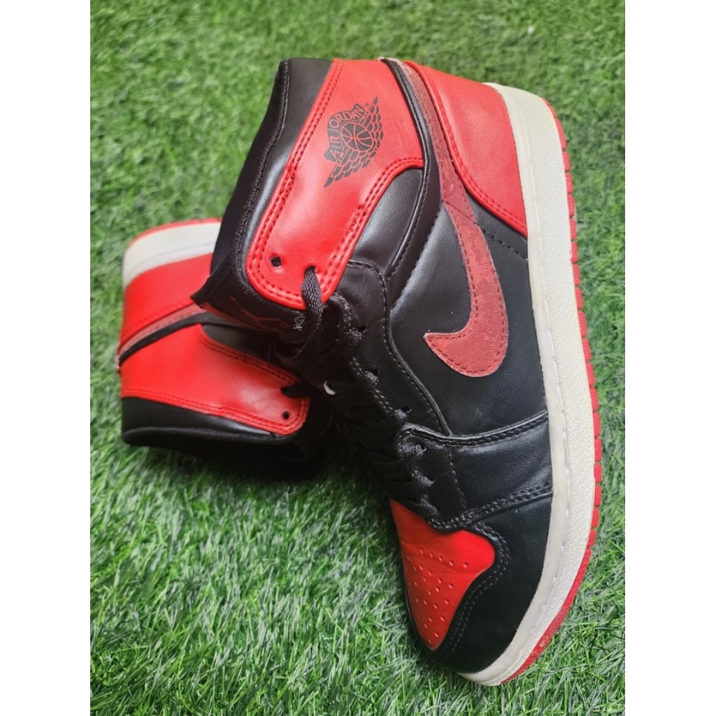 Nike Air Jordan 1 Retro Bred Bannedsize 43
kondisi second