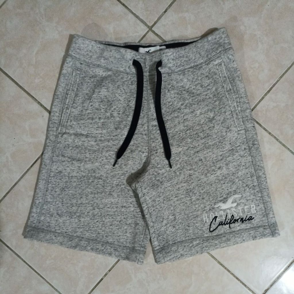 celana pendek hollister