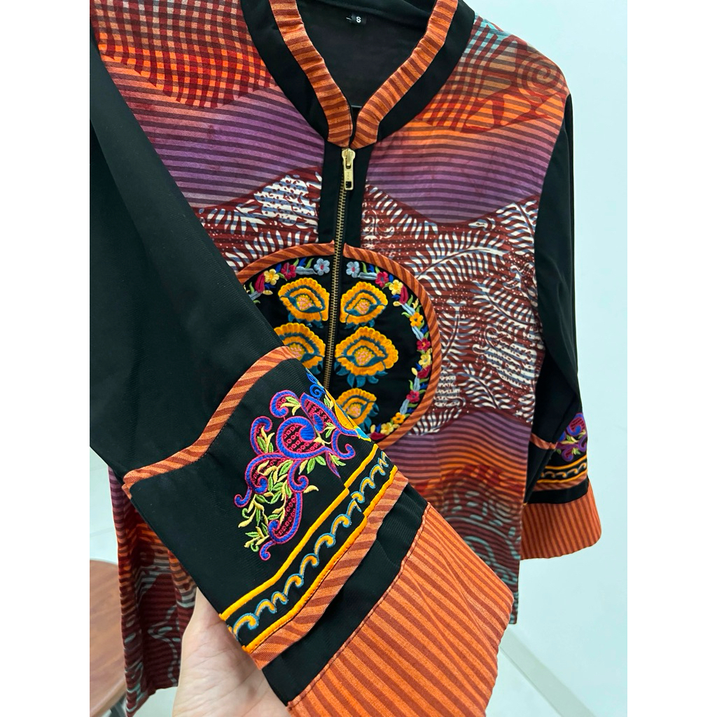 Blazer Batik Tenun