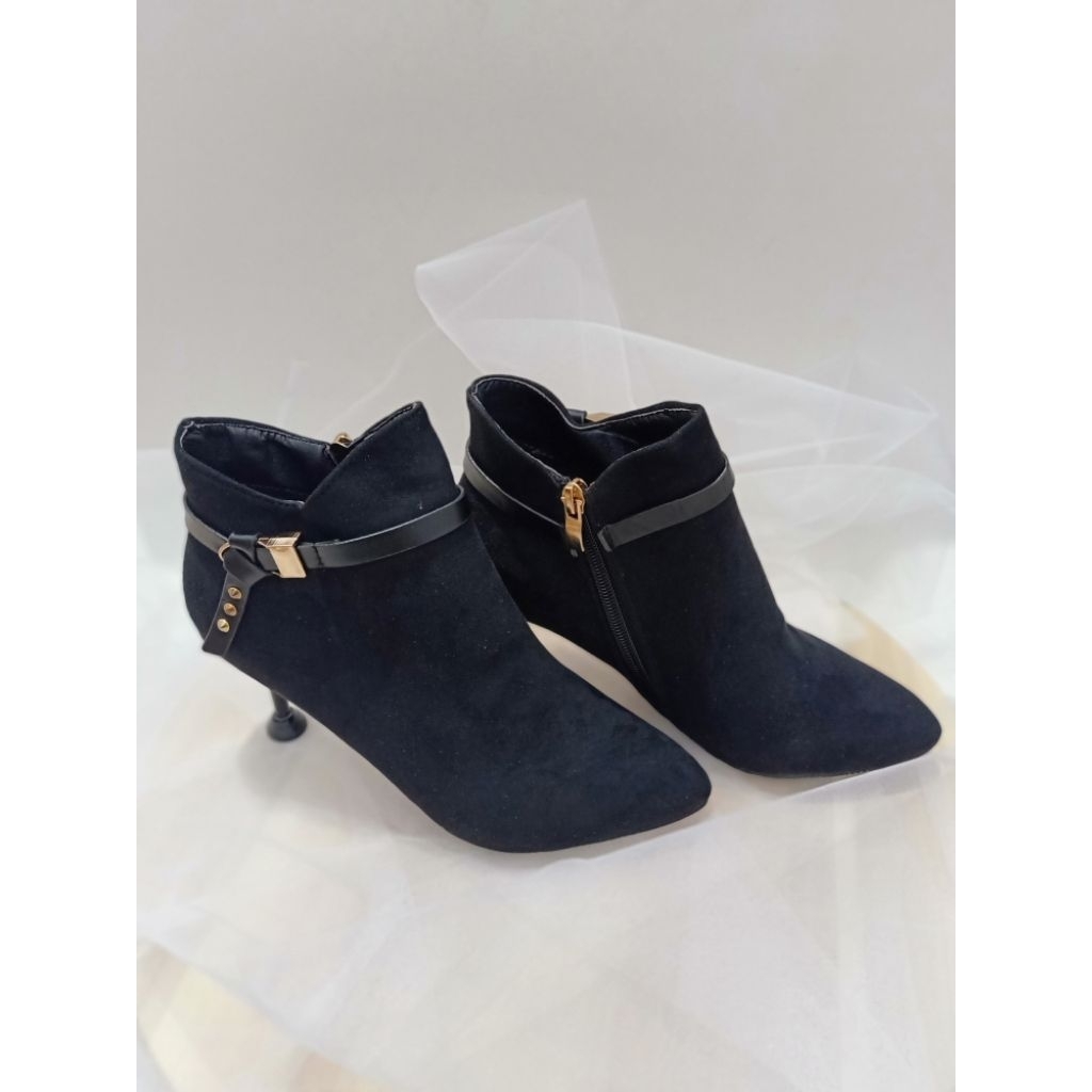 Preloved High Heels Boots Wanita Korean Style Size 36 Hitam Black Murah Sepatu Boot