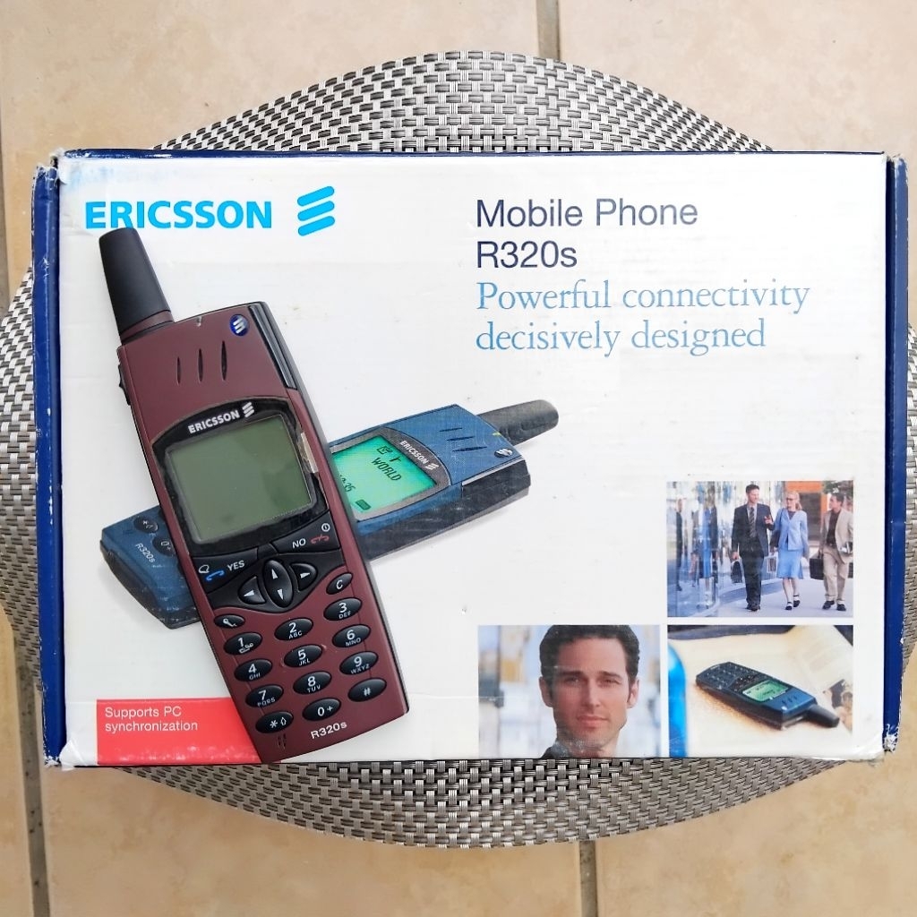 [PAJANGAN/KOLEKSI] HP Jadul Ericsson R320 Merah Warna Langka Fullset Original