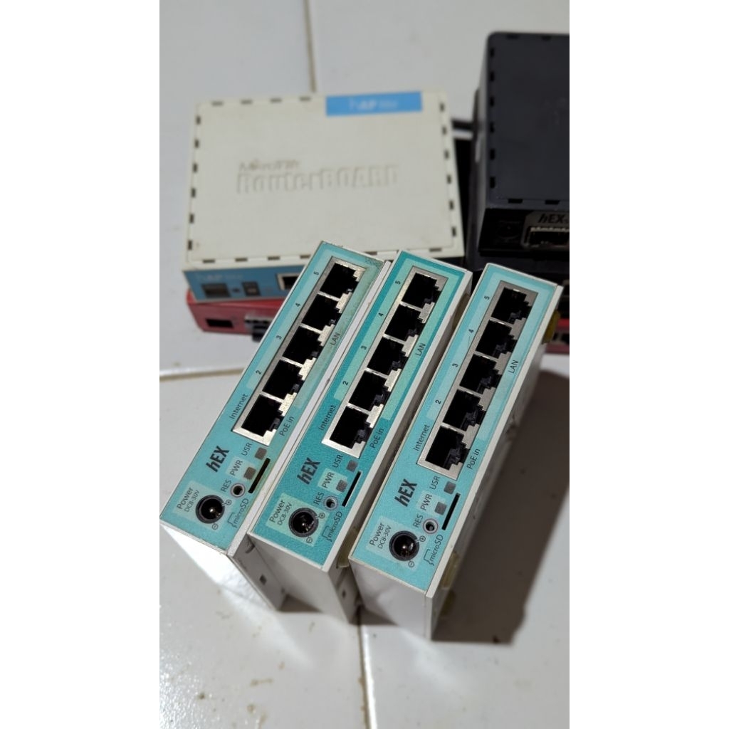 Mikrotik RB750GR3 Router - Bekas Pake, Masih Sehat 100%, Dijual Karena Upgrade