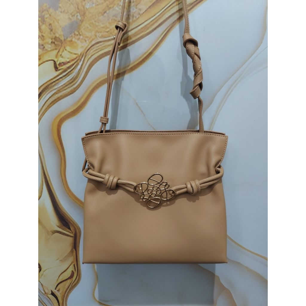 Tas Premium Cenilke Ala Lowe / Sling Shoulder Bag