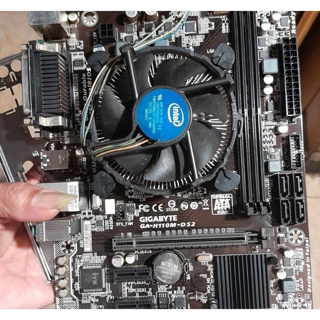 Paketan procesor i3 6100 dan Motherboard Gigabyte Chipset H110