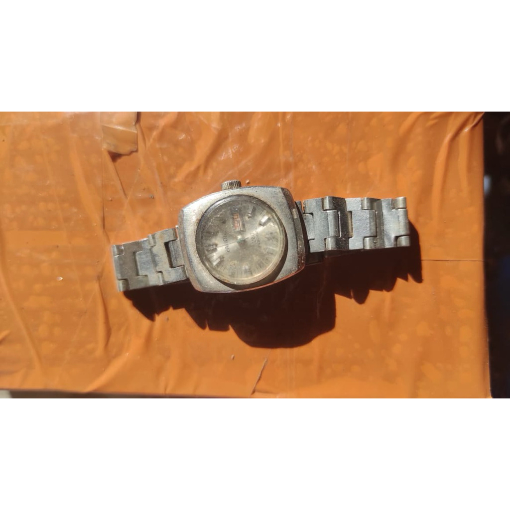 (BAHAN ) jam tangan pagol swiss dengan desain kecil