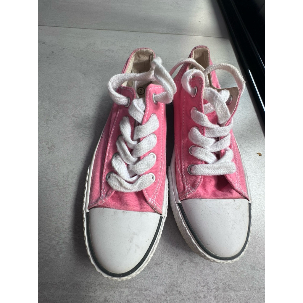 Preloved Sepatu Airwalk Pink (like Converse) ukuran 33 1/2
