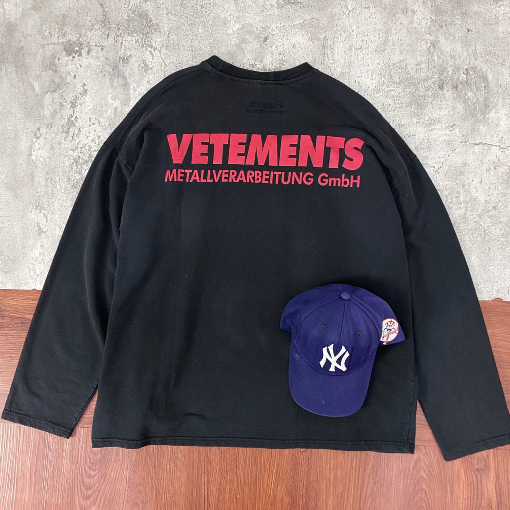 vetements long sleeve