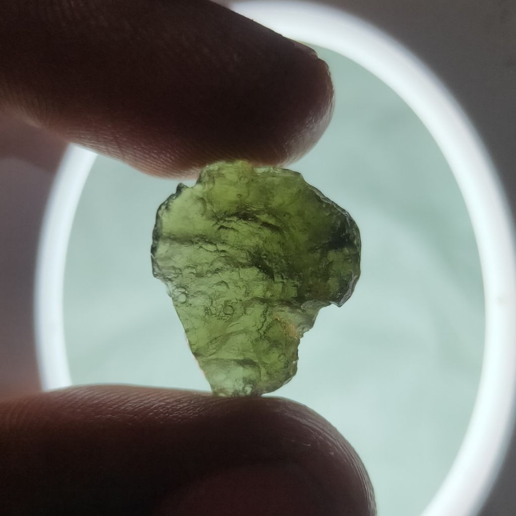 6,7CT NATURAL BATU METEOR MOLDAVITE ORIGINAL CZECH