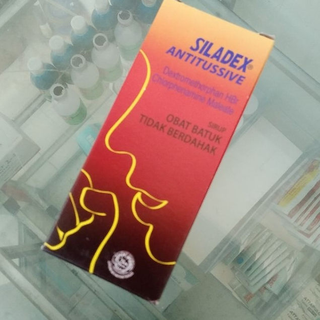 SILADEX SYR MERAH 100 ML BATUK TIDAK BERDAHAK