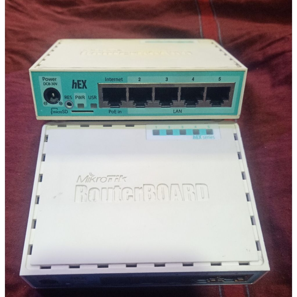 MIKROTIK RB 750 GR3 HEX.Second Normal (Unit aja )