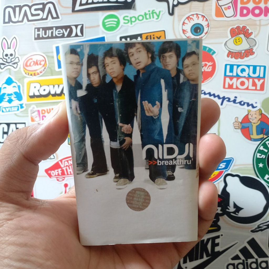 Kaset Pita Nidji - Breakthru