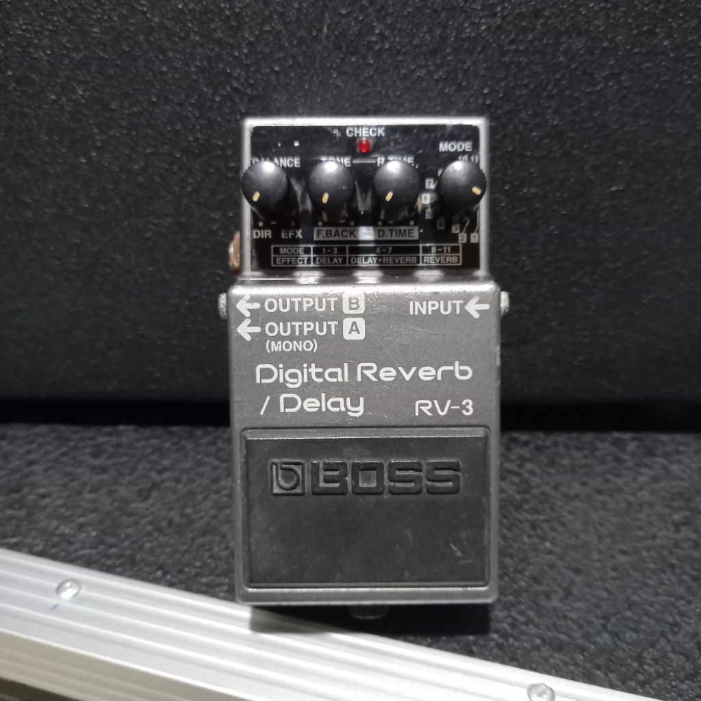 Boss RV3 Digital Reverb Delay Efek Gitar Not RV5 RV6