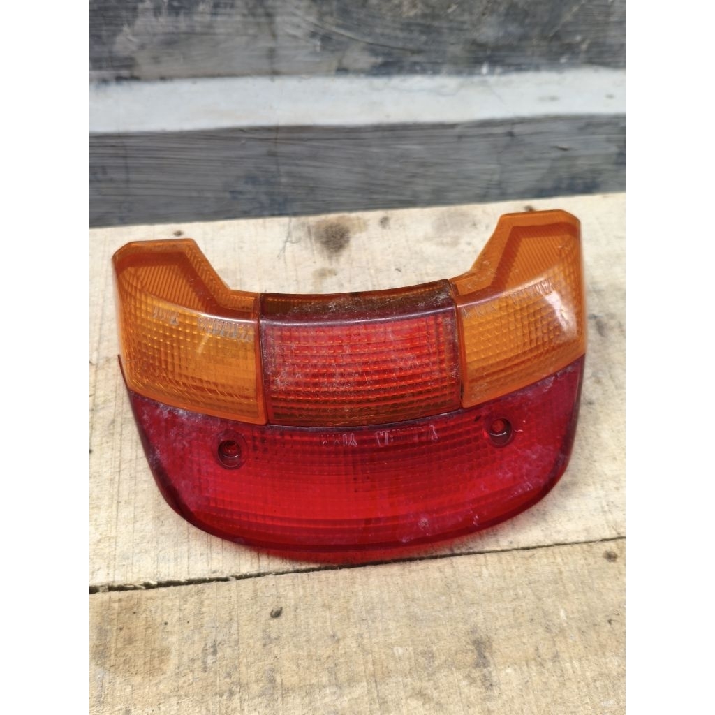 mika lampu stopan belakang yamaha fizr original
