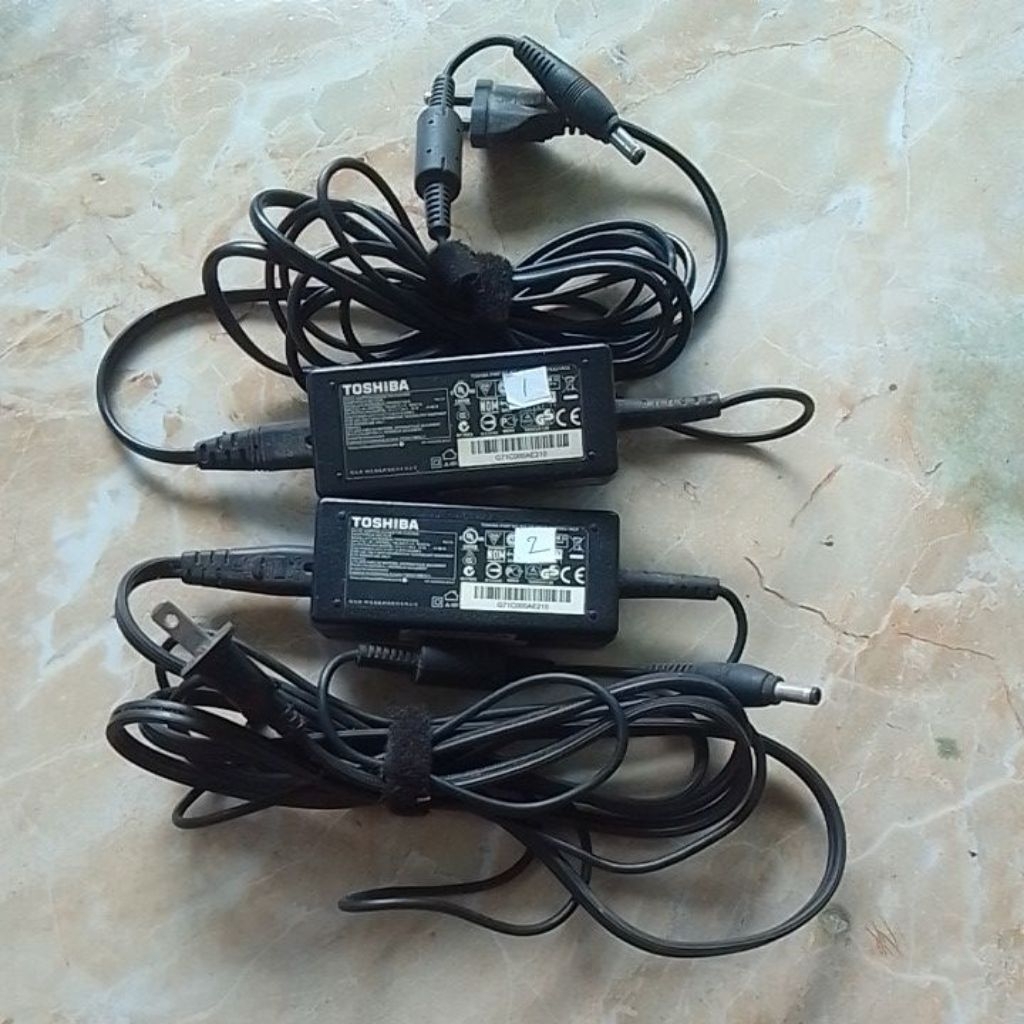 CHARGER ADAPTOR TOSHIBA NOTEBOOK LAPTOP COPOTAN