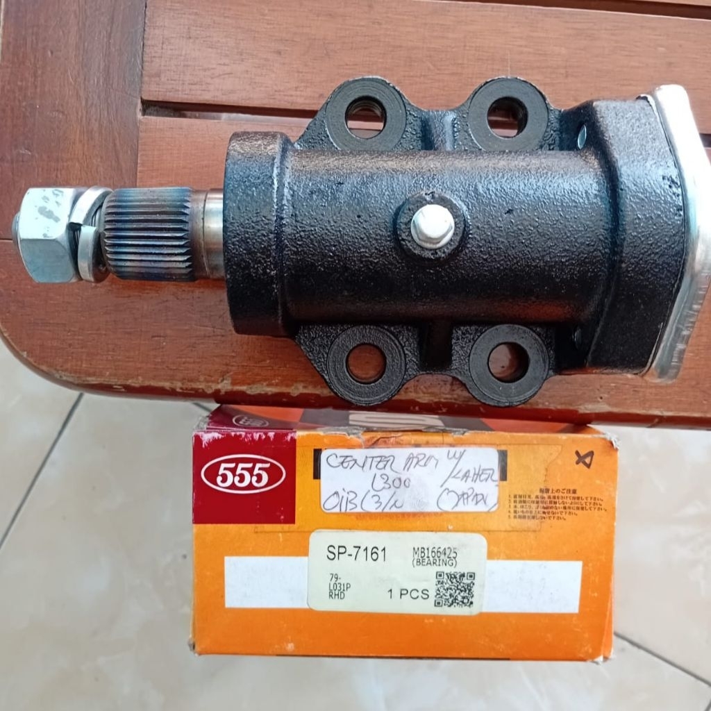 Center Arm Assy / Housing Stir (Bearing) L300 Diesel 555 Japan Original