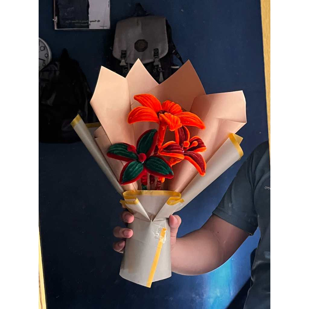 BOUQUET BUNGA KAWAT BESI