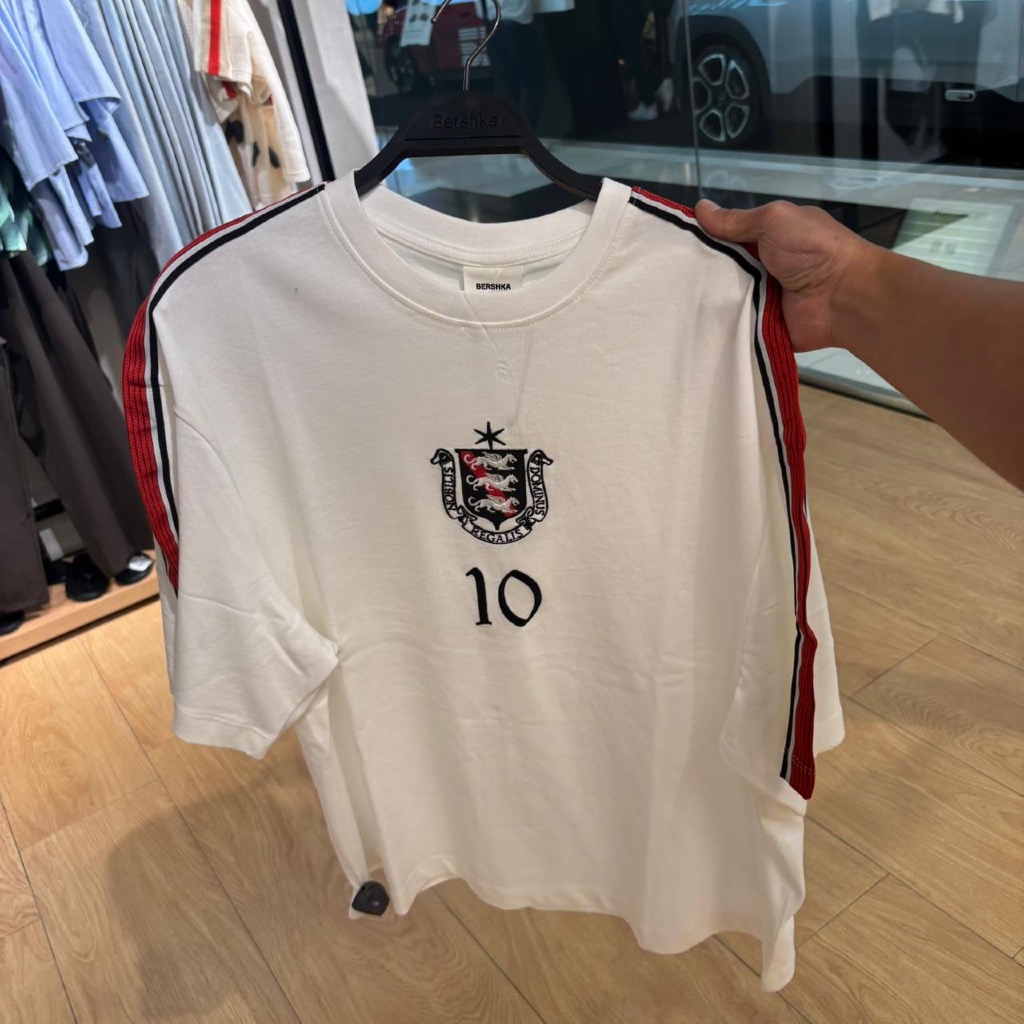 JASTIP. Tshirt Bershka (MAN)