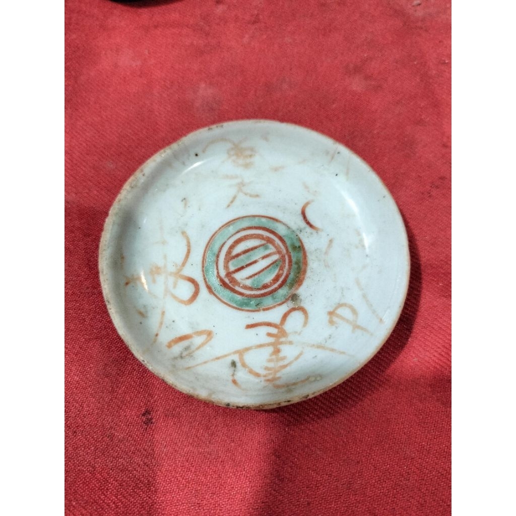 Piring kuno china dinasti Ming merah porselen temuan sungai