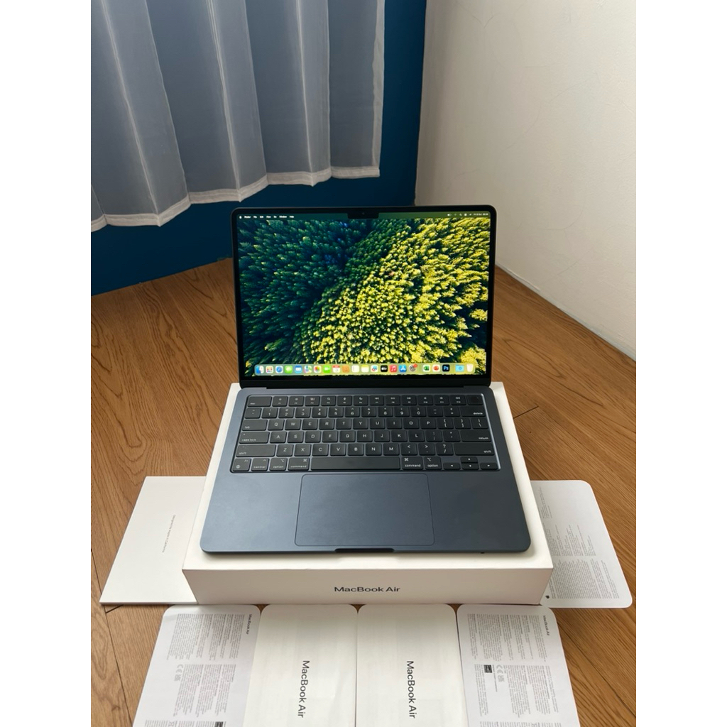 MacBook Air M2 8/256 Fullset Mulus