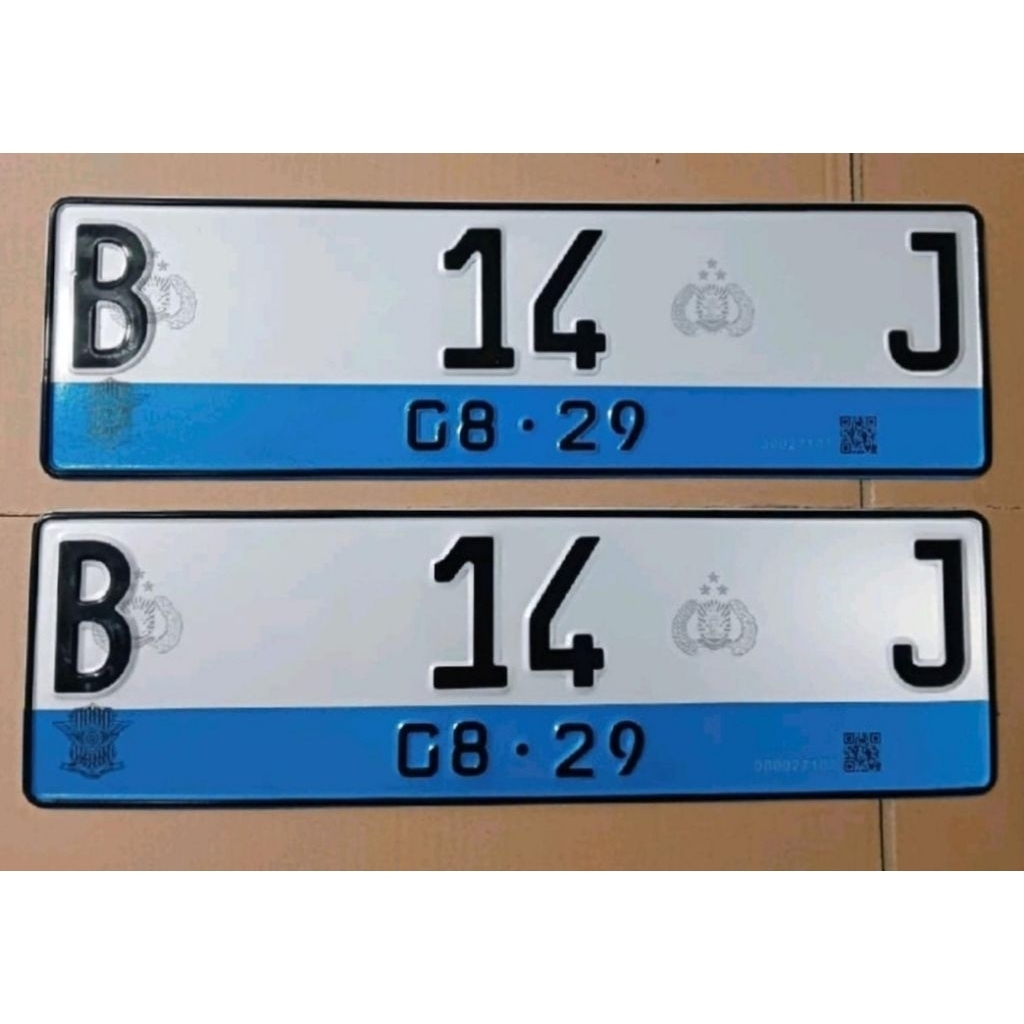 plat mobil listrik reflektif putih barcode