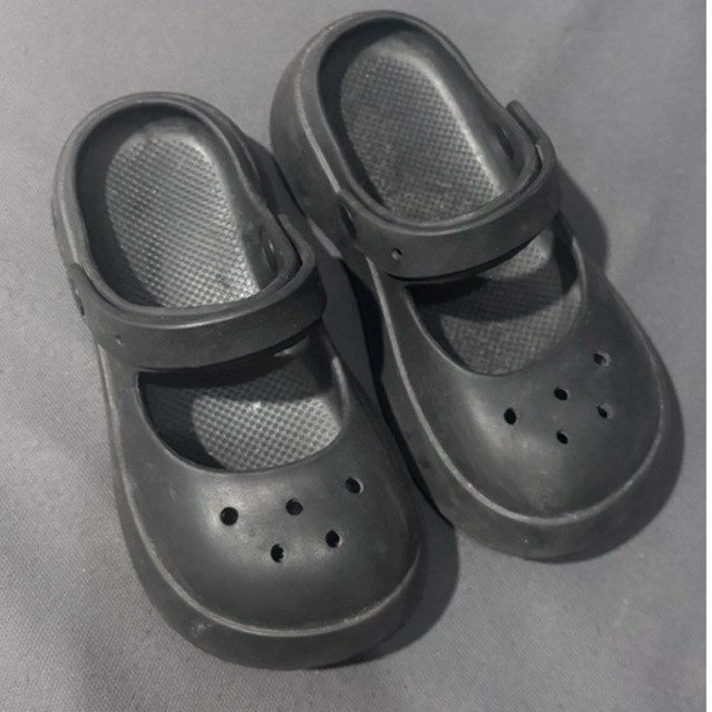 preloved sendal model crocs anak hitam/sendal karet anak