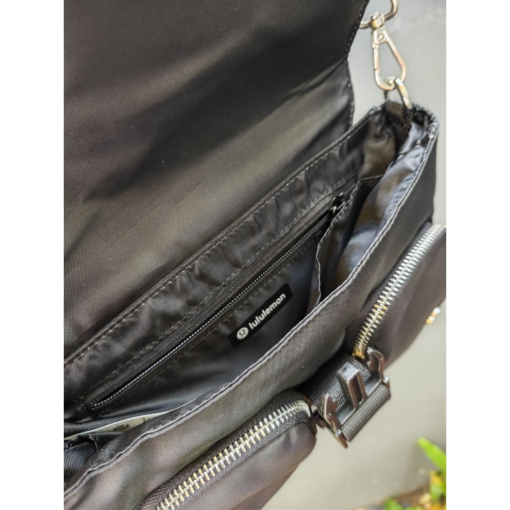 Wunderlust Multi Pocket Crossbody Sling Bag Lulu Lemon