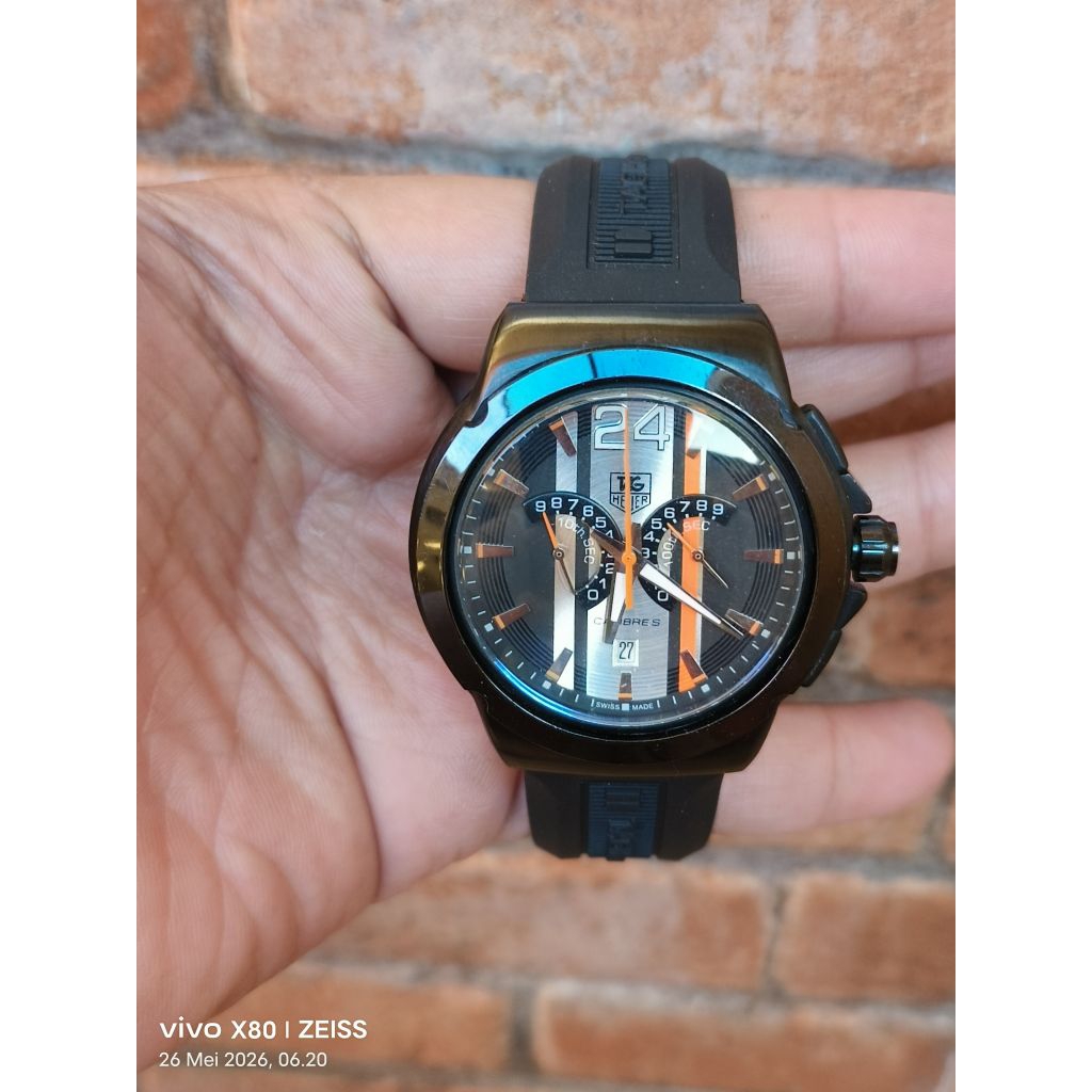 Jam tangan Tag heur Calibre 5 spedoometer