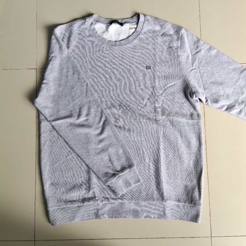 Crewneck Guess Abu" terang Size XL