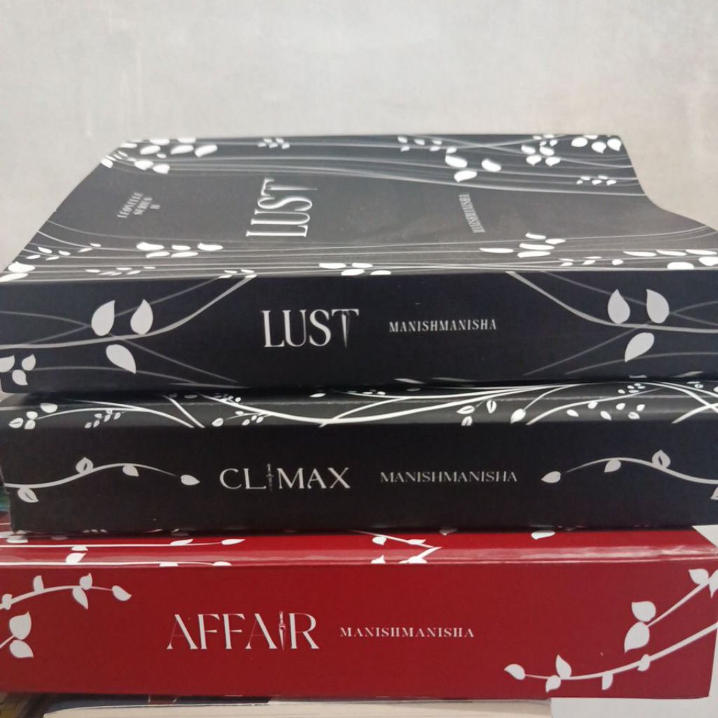 PRELOVED NOVEL LEONELLE SERIES BY MANISHMANISHA (affair/lust/climax/baca deskripsi)
