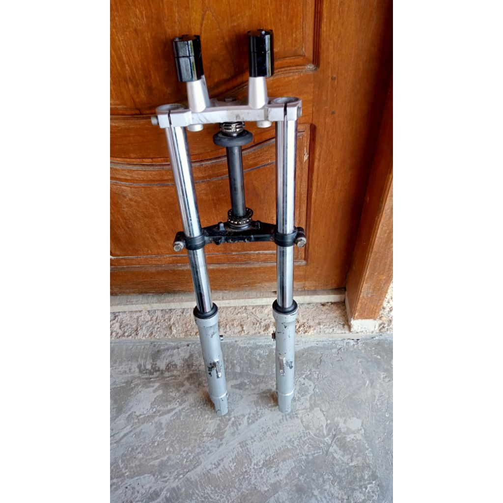 shock depan set copotan Vixion new original