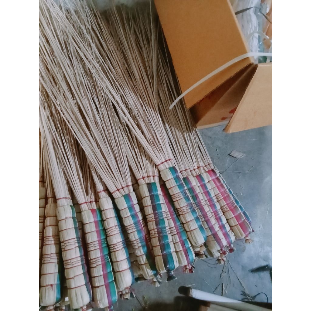 [BS GROUP]SAPU PENEBAH KASUR TERMURAH/SAPU LIDI KASUR CANTIK/SAPU LIDI TERMURAH