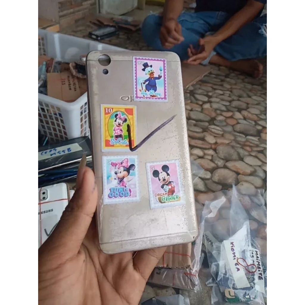 LCD TC Hp Oppo A37F Kondisi TC Retak cabutan normal OK