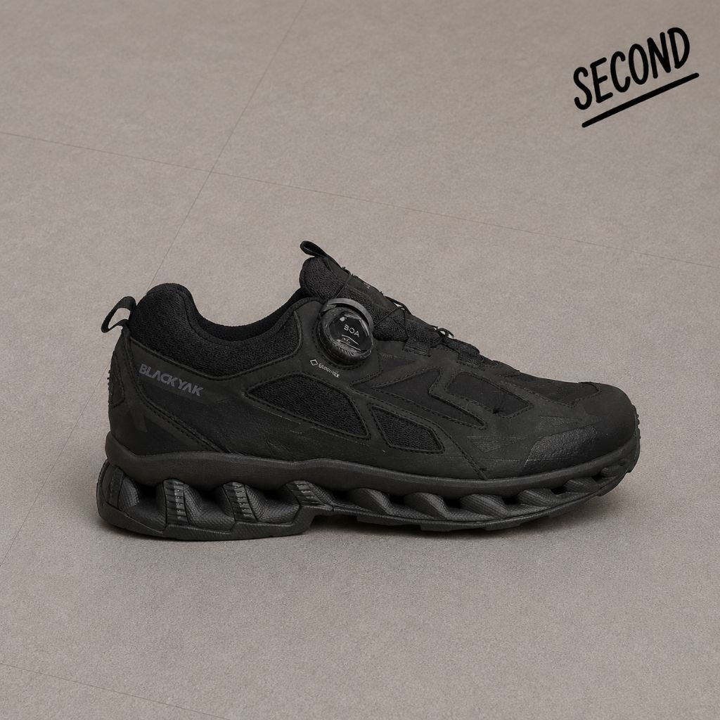 SEPATU OUTDOOR BLACKYAK GORE-TEX CRUSH LE UKURAN 41 26.5 CM SECOND