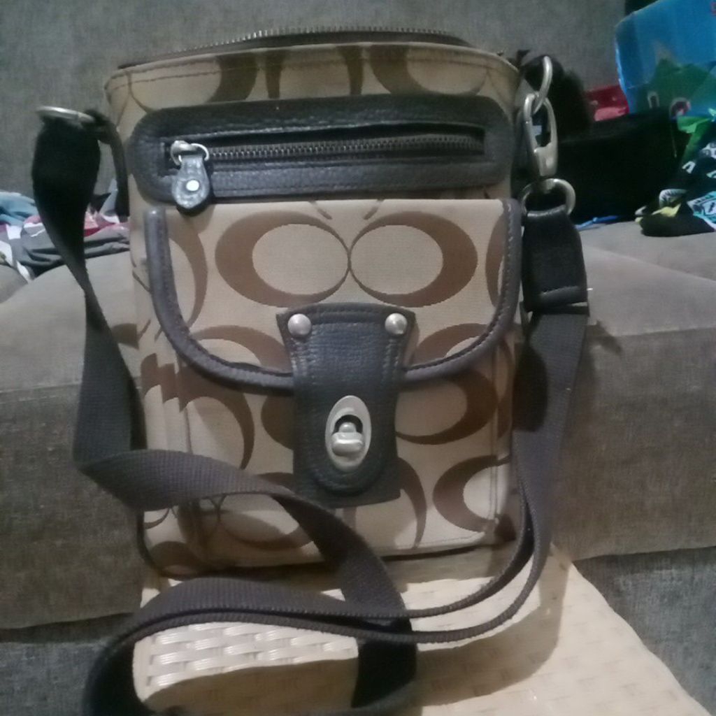 Preloved ala COC Sling bag
