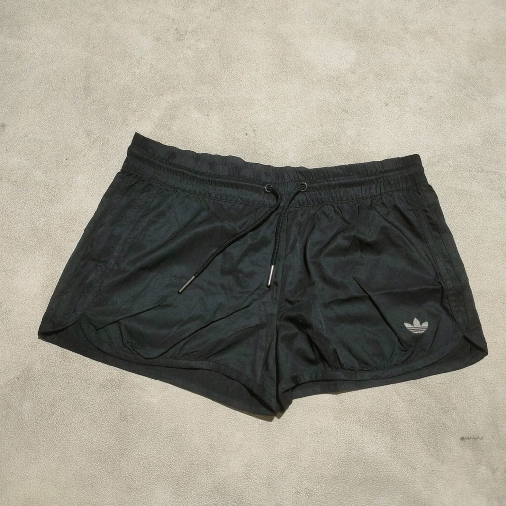 Celana pendek running wanita adidas hitam logo putih bekas second branded preloved