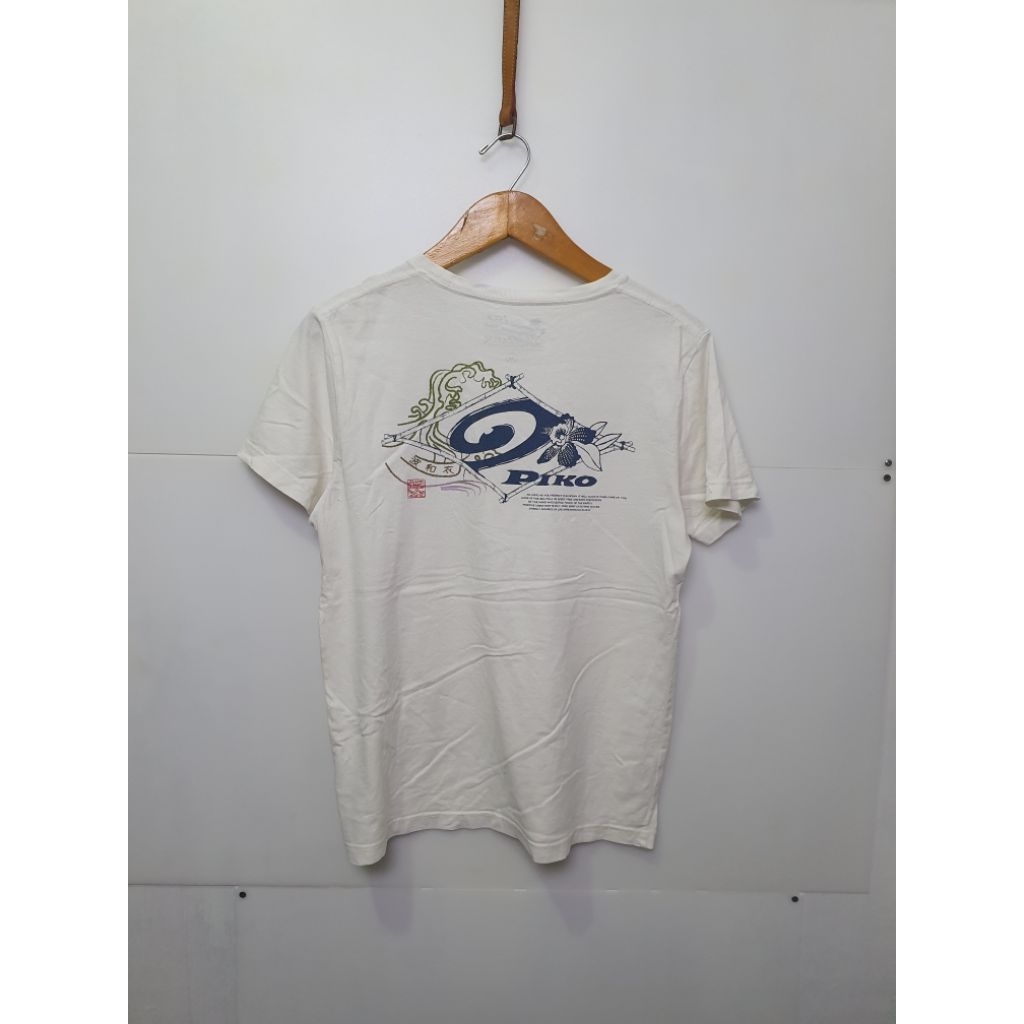 Kaos Putih Piko