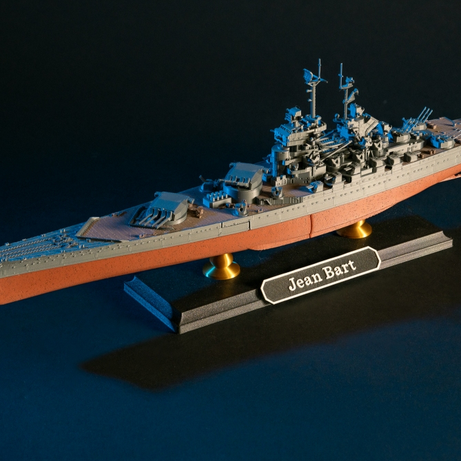 Model Kapal Perang Perancis Jean Bart Skala Koleksi Dengan Stand Kayu Dan Plakat Nama