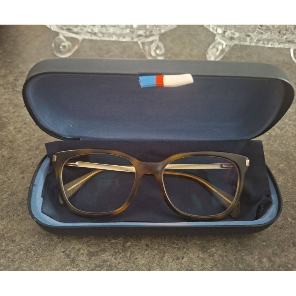 Frame Kacamata Tommy Hilfiger (Preloved)