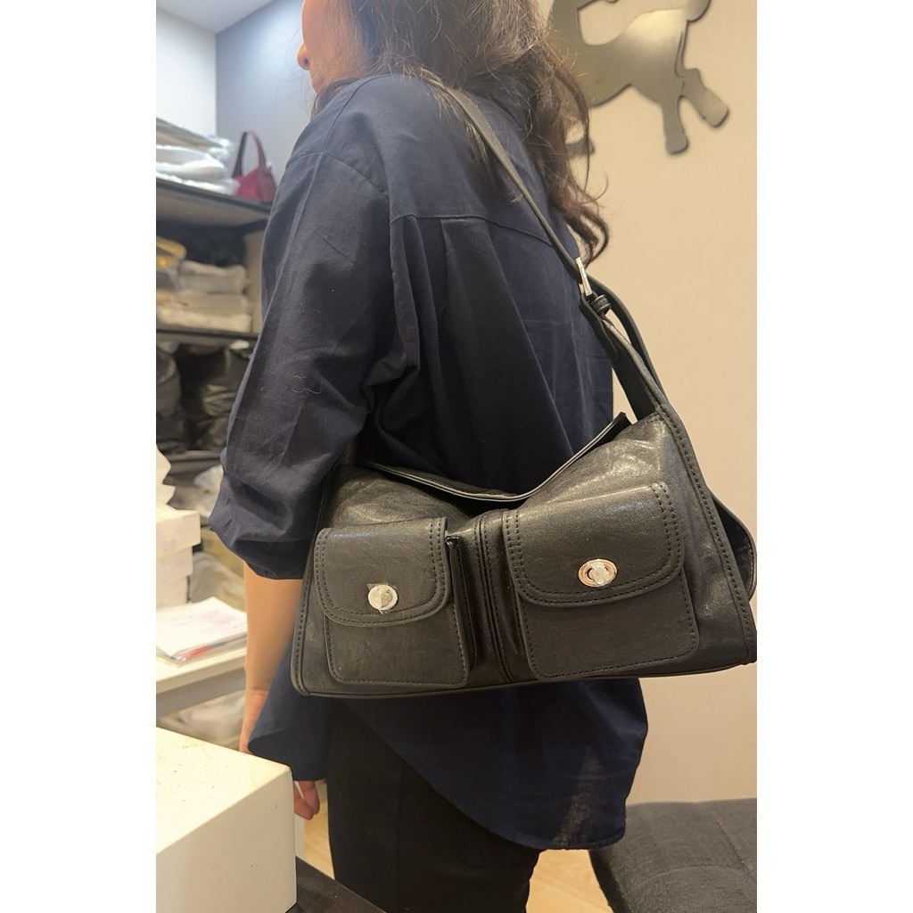 Royal cuir bag / sling bag