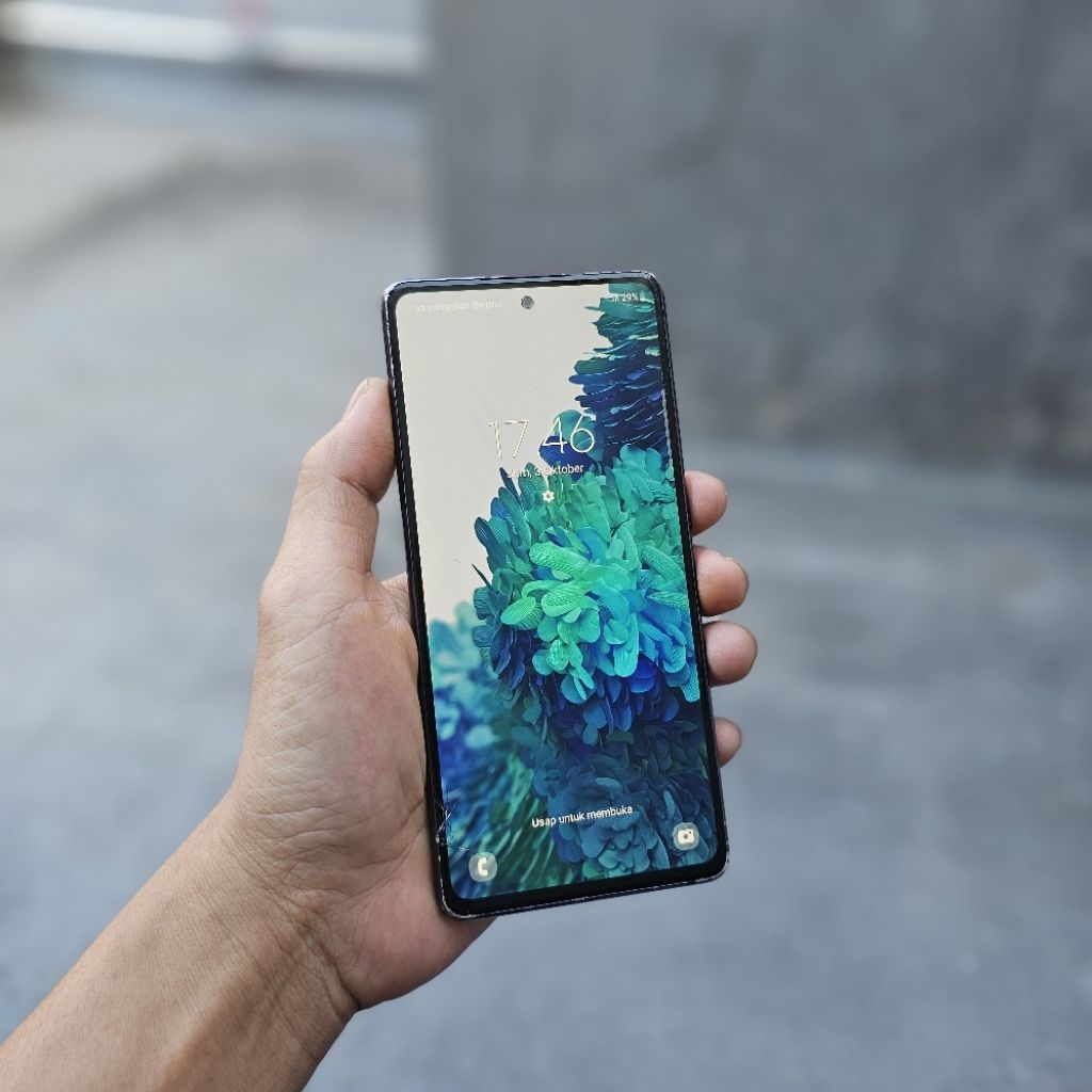 SAMSUNG GALAXY S20 FE SNAPDRAGON SEIN 8/128 MINUS RETAK FUNGSI NORMAL