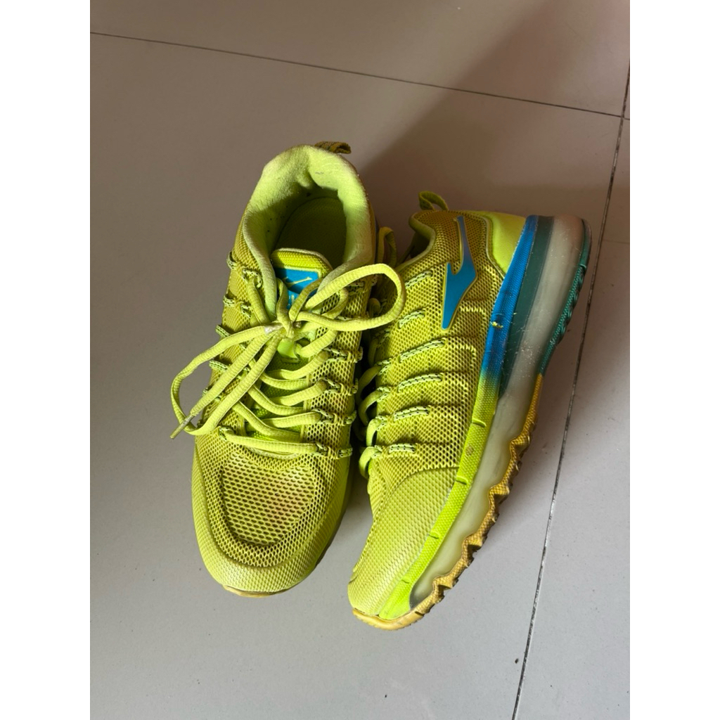 Sepatu ERKE