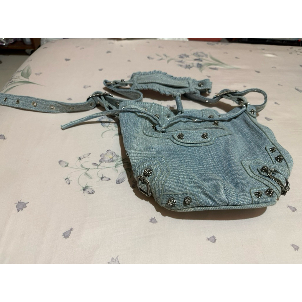 queen of material bag jeans