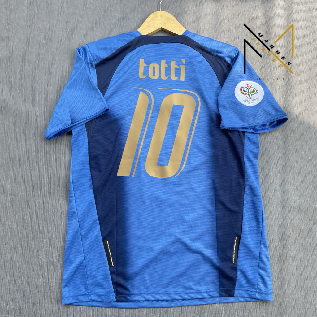RETRO || JERSEY BOLA ITALIA HOME 2006 NAMESET TOTTI HK